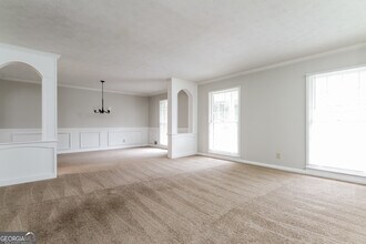 5498 Aucilla Creek Ln in Stone Mountain, GA - Foto de edificio - Building Photo