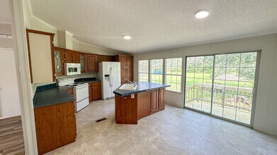 11758 E Old Oak Trail in Willis, TX - Building Photo - Building Photo