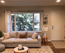 106 E 2nd St in Milan, MI - Building Photo