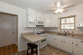 404 E First St in Springfield, GA - Building Photo - Building Photo