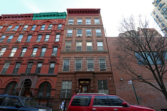 214 W 105th St in New York, NY - Building Photo - Building Photo