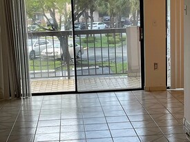 5900 SW 127th Ave, Unit 3213 in Miami, FL - Building Photo