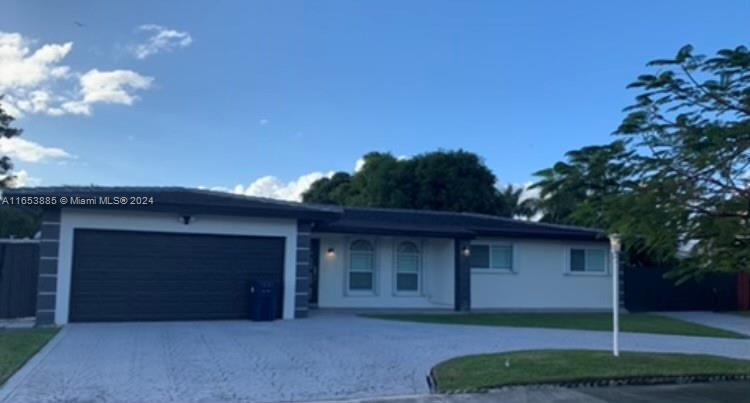 19940 SW 83rd Ave in Cutler Bay, FL - Foto de edificio