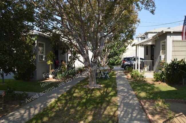 113 N Park Ave in Montebello, CA - Building Photo - Building Photo