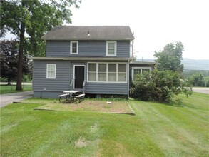 889 Main St in Fishkill, NY - Building Photo - Building Photo