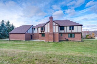 4700 Barnsleigh Dr in Akron, OH - Building Photo - Building Photo