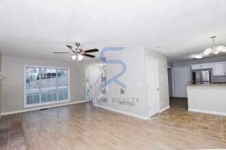 2108 Lindley Ln in Kennesaw, GA - Foto de edificio - Building Photo