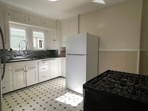 5058 7th Ave NE in Seattle, WA - Building Photo - Building Photo