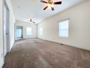 1520 N Washington St in Hutchinson, KS - Building Photo - Building Photo