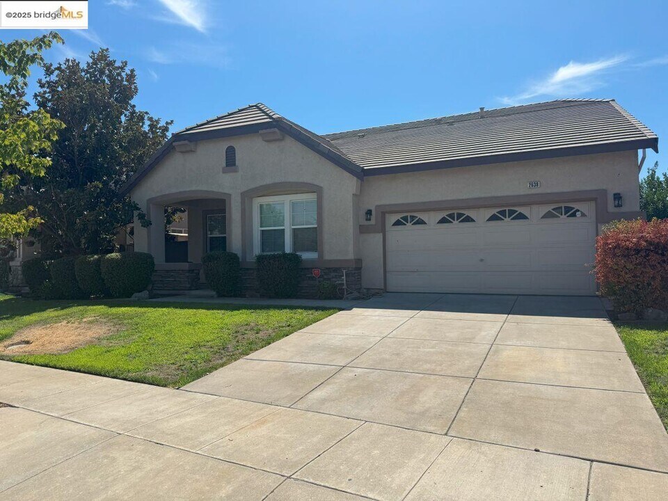 2638 Breaker Way in Stockton, CA - Building Photo