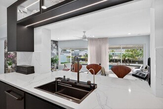 2720 NE 59th St in Fort Lauderdale, FL - Foto de edificio - Building Photo