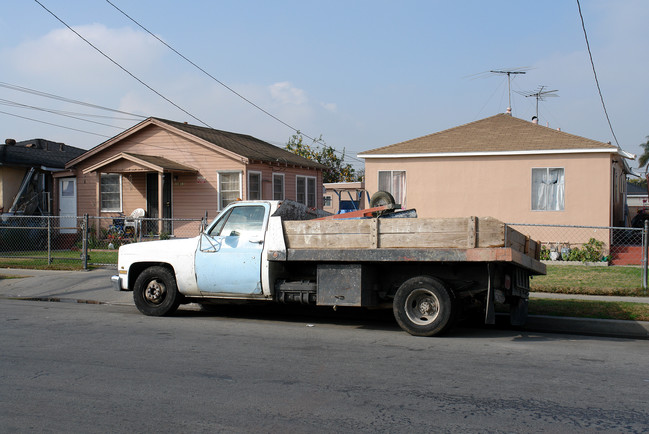 10907-10911 S Burin Ave in Inglewood, CA - Building Photo - Building Photo