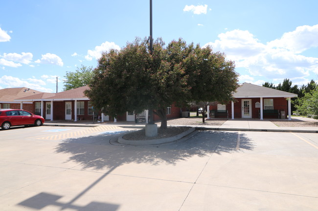 Cheyenne Trails Senior 62+ in Clovis, NM - Foto de edificio - Building Photo