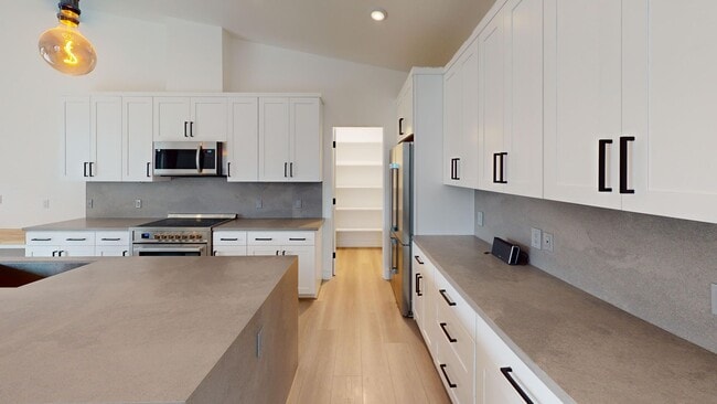 2299 San Miguel Ave in Santa Rosa, CA - Building Photo - Building Photo