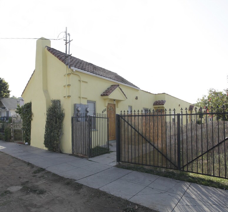 4158-4160 1/2 Normal Ave in Los Angeles, CA - Foto de edificio