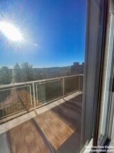 175 Freeman St, Unit 905 in Brookline, MA - Foto de edificio - Building Photo