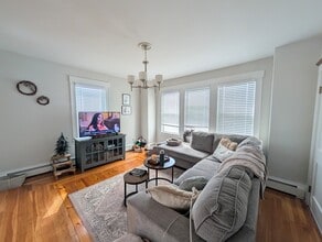 77 Lawrence St, Unit 77 in Methuen, MA - Foto de edificio - Building Photo