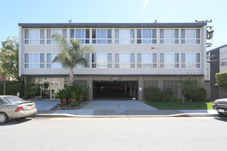 3633 Colegrove Apartments in San Mateo, CA - Building Photo - Building Photo