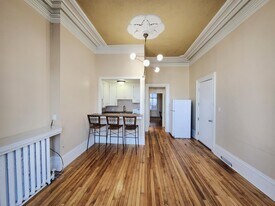 196 King St E in Saint John, NB - Building Photo