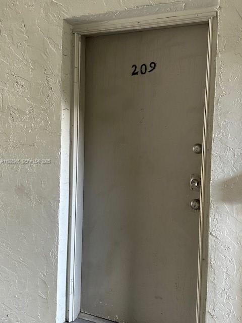 16215 NE 18th Ct in North Miami Beach, FL - Building Photo - Building Photo