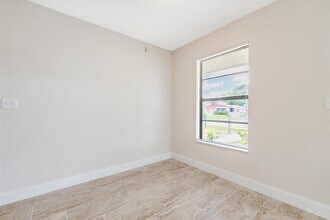 1301 W 1st St in Riviera Beach, FL - Building Photo - Building Photo