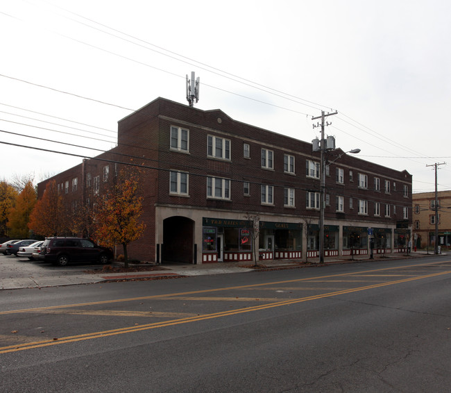 Ellis Court in Syracuse, NY - Building Photo - Building Photo