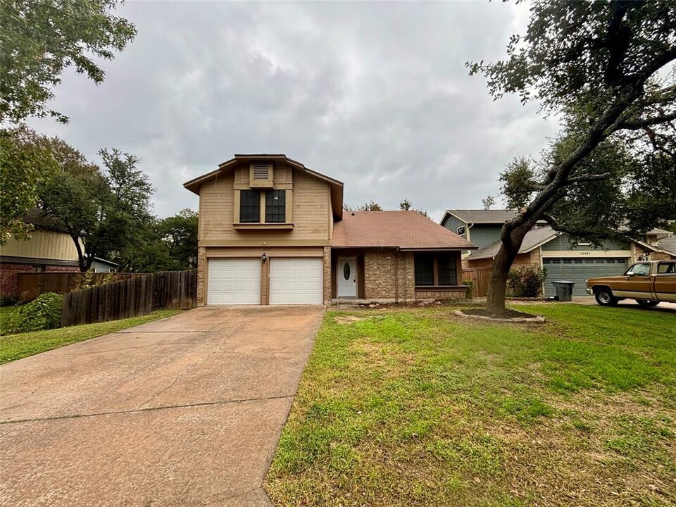 12303 Beartrap Ln in Austin, TX - Building Photo