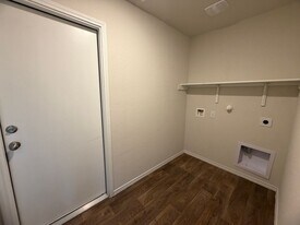 4042 Bay Leaf Lp in Von Ormy, TX - Building Photo