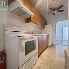 206 Augusta Ave in Toronto, ON - Building Photo - Building Photo