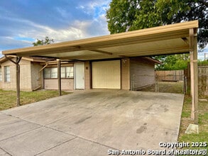 4539 Eisenhauer Rd in San Antonio, TX - Building Photo - Building Photo