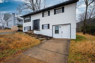73 White Oak Ln in Little Rock, AR - Foto de edificio - Building Photo