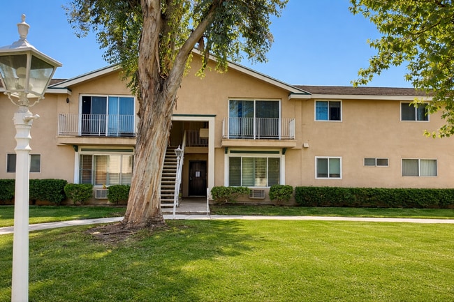 4560 Maple Ave in La Mesa, CA - Building Photo - Building Photo