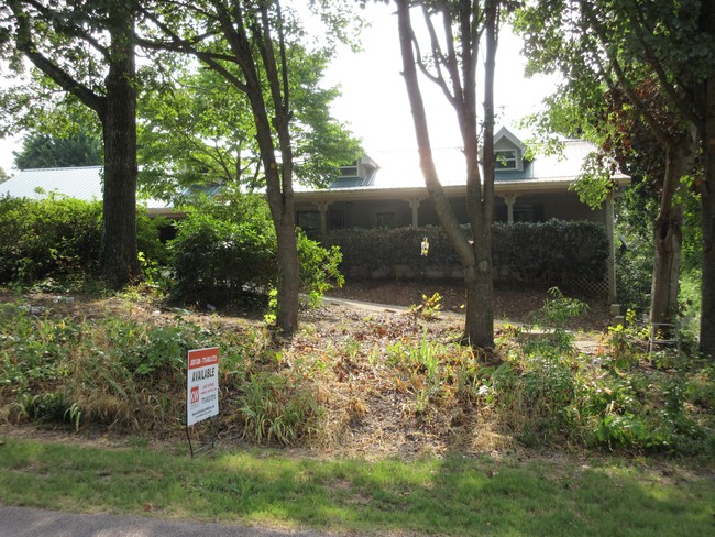 3653 Griffin Dr in Gainesville, GA - Foto de edificio - Building Photo