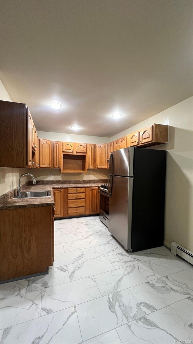 27 E Main St in Beacon, NY - Building Photo - Building Photo