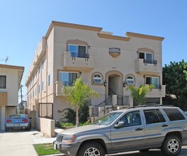 3321 Mentone Ave in Los Angeles, CA - Building Photo - Building Photo