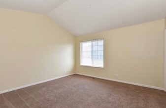 609 N Lyle Ave in Elgin, IL - Building Photo - Building Photo