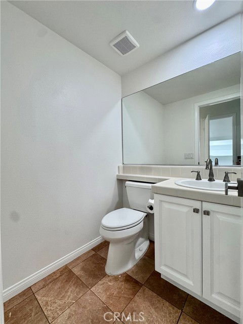 19032 Avondale Ln in Huntington Beach, CA - Building Photo