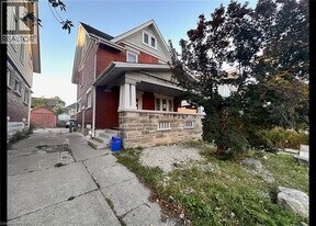 22 Wellington St N in Kitchener, ON - Building Photo