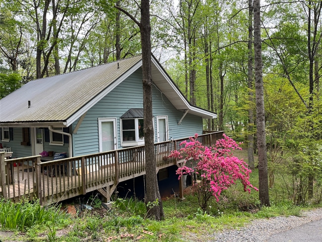 property at 332 Magnolia Dr