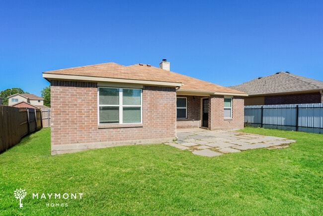 2534 Paseo Paraiso in Dallas, TX - Building Photo - Building Photo