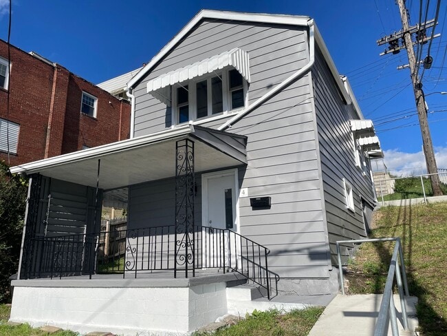 4 Copperfield Ave in Pittsburgh, PA - Building Photo - Building Photo