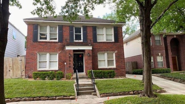 property at 1320 W Pierce St