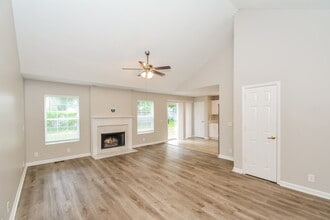 624 Mable Dr in La Vergne, TN - Building Photo - Building Photo