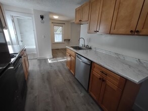 10.5 Palmer St in Claremont, NH - Building Photo - Building Photo