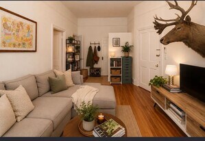 109 W Monument St in Baltimore, MD - Building Photo