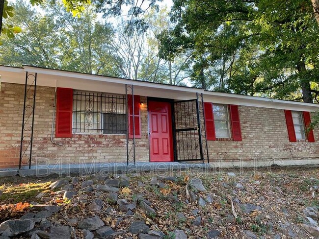 property at 3025 Sprucewood Dr