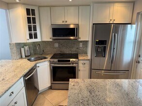 1319 E Hillsboro Blvd in Deerfield Beach, FL - Building Photo - Building Photo