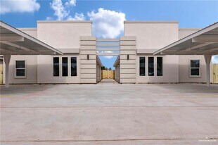 9 San Vicente in Weslaco, TX - Building Photo