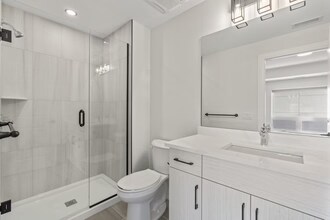 Trinity Gate Condominiums in Windsor, ON - Foto de edificio - Building Photo