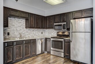 200 Royal Oaks Blvd in Franklin, TN - Building Photo - Building Photo